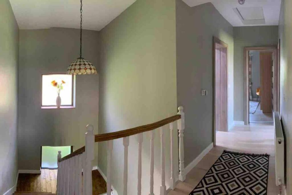 Casa Andreea. Cheerful 4-Bedroom Villa Bod Bagian luar foto