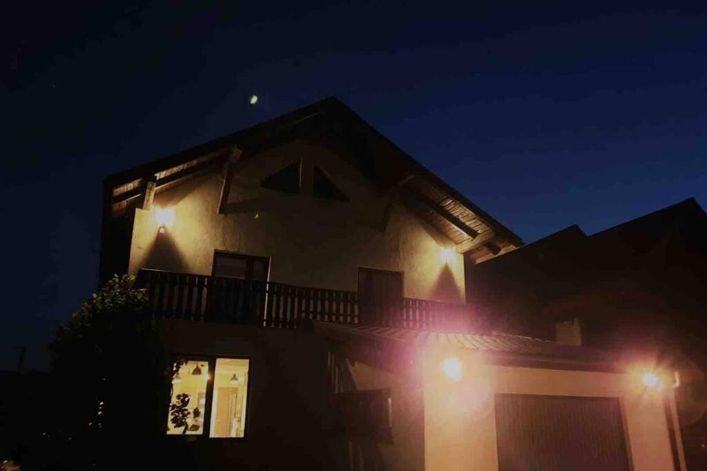 Casa Andreea. Cheerful 4-Bedroom Villa Bod Bagian luar foto